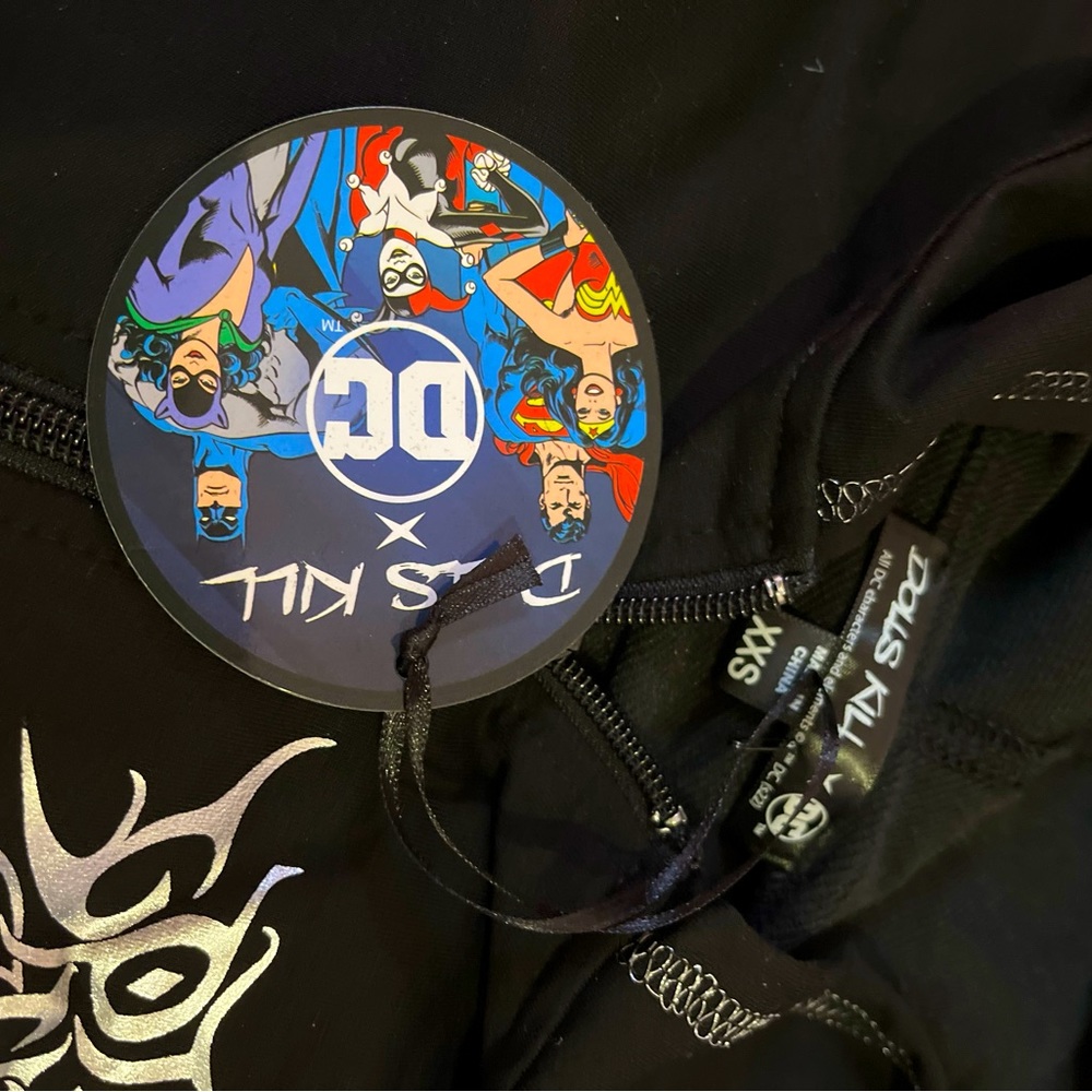 Dolls Kill x DC Comic Going Rogue Zip-Up Hoodie Crop Jacket BATMAN Superhero XXS - Picture 5 of 6